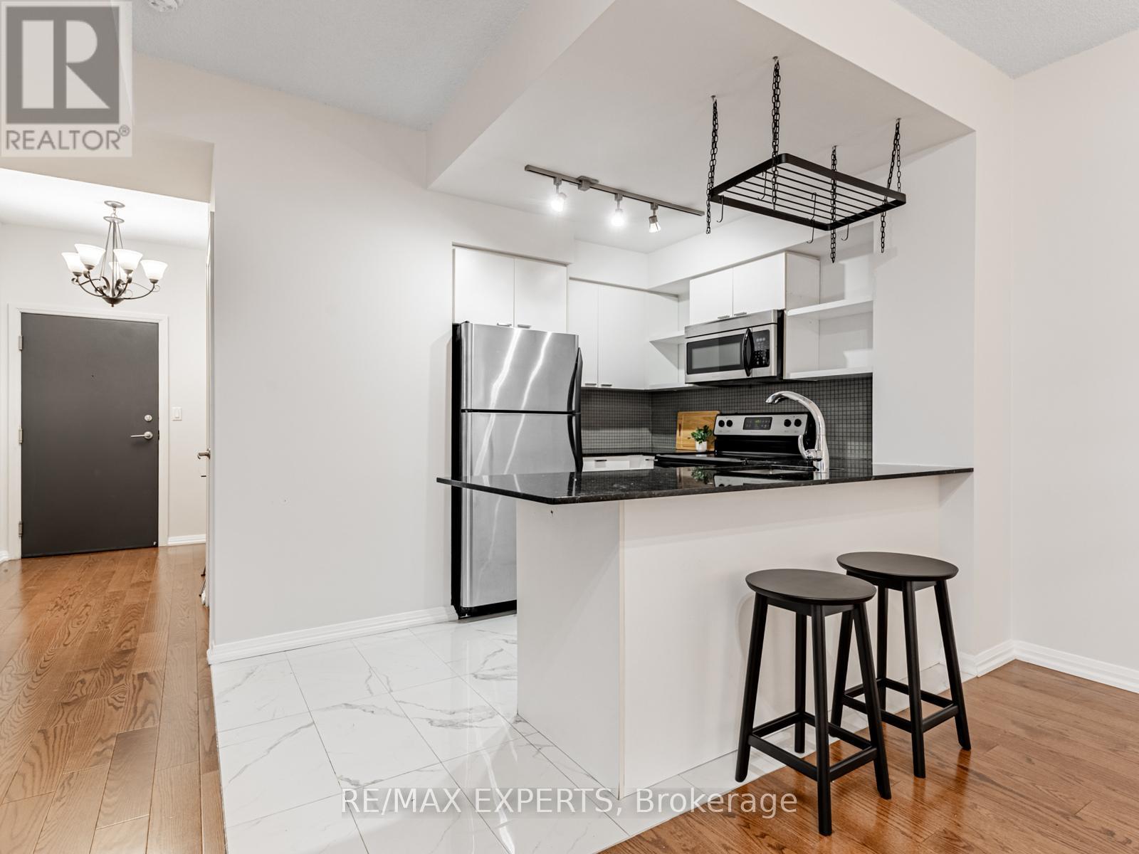 1511 - 35 HAYDEN STREET, Toronto, Ontario