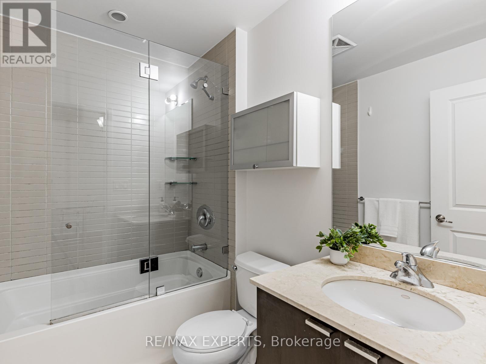 1511 - 35 Hayden Street, Toronto, Ontario  M4Y 3C3 - Photo 17 - C12478220