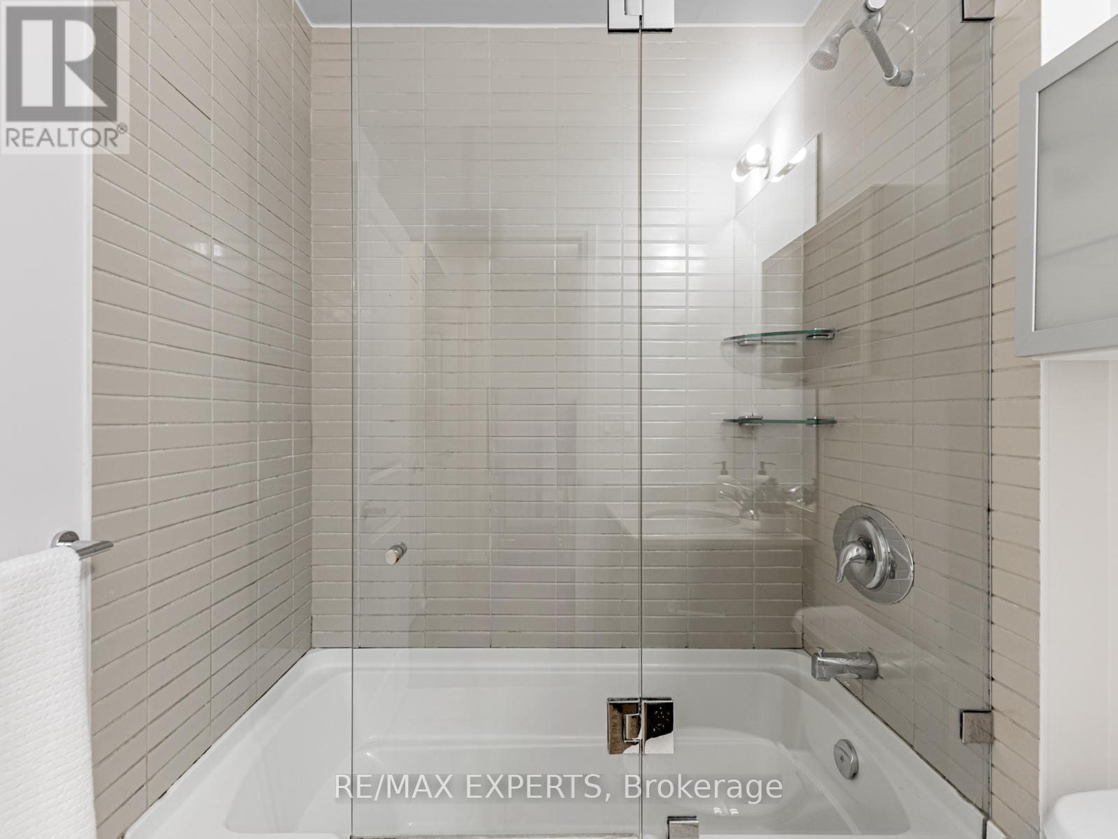 1511 - 35 Hayden Street, Toronto, Ontario  M4Y 3C3 - Photo 18 - C12478220