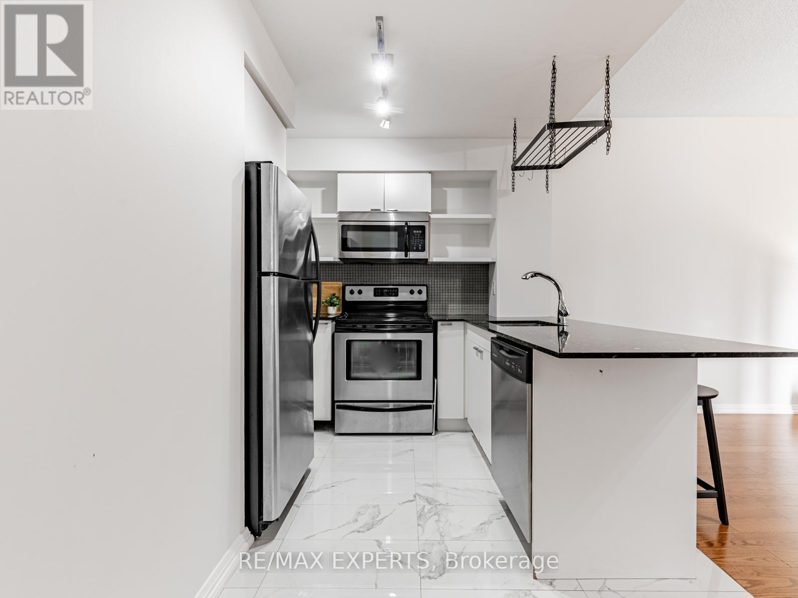 1511 - 35 Hayden Street, Toronto, Ontario  M4Y 3C3 - Photo 6 - C12478220