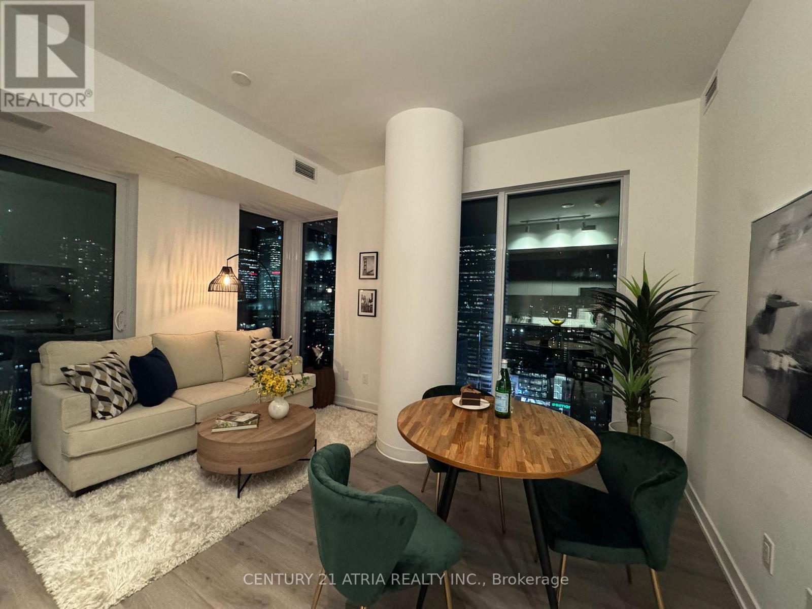 3515 - 252 Church Street, Toronto, Ontario  M5B 0E6 - Photo 2 - C12478247