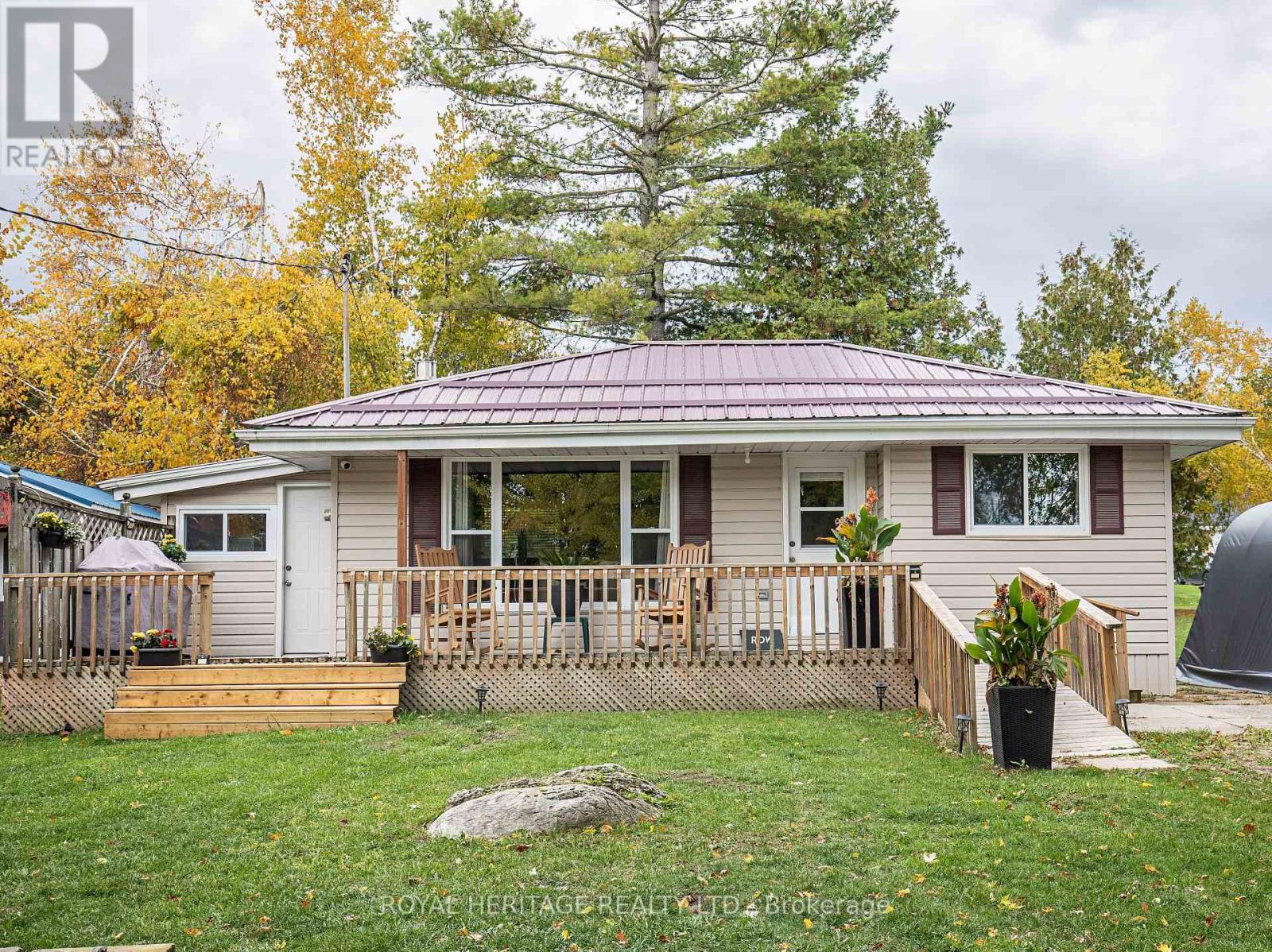 203 Crosby Drive, Kawartha Lakes, Ontario  K0M 1A0 - Photo 1 - X12478391