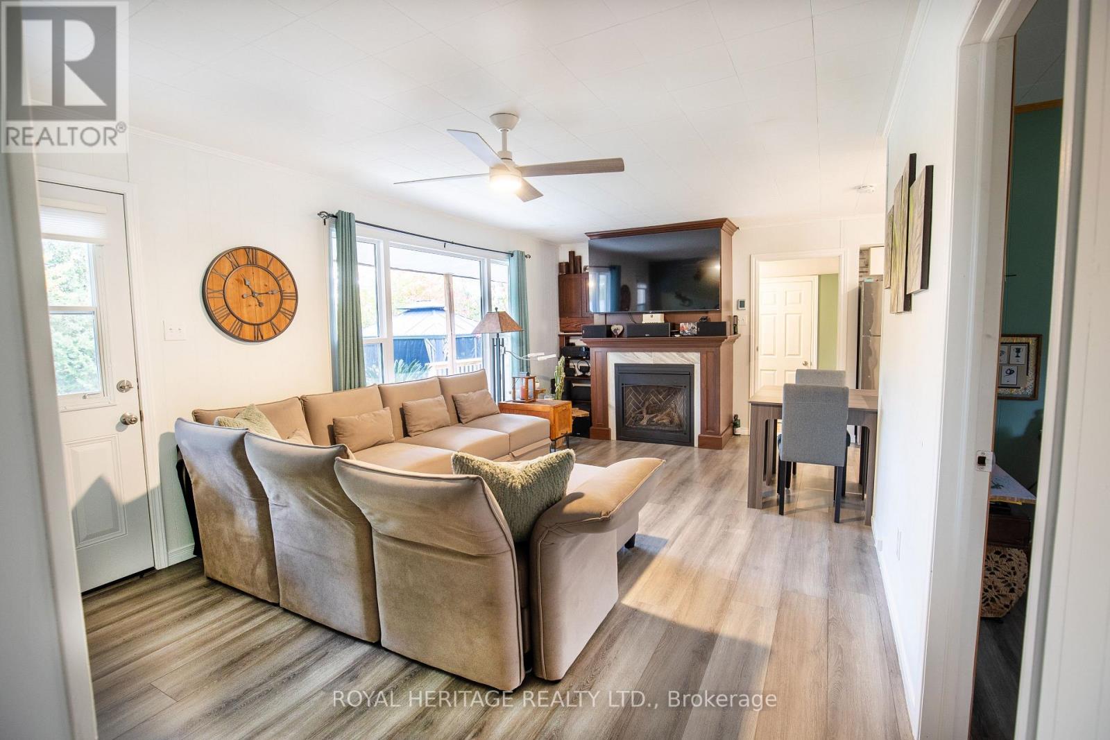 203 Crosby Drive, Kawartha Lakes, Ontario  K0M 1A0 - Photo 10 - X12478391