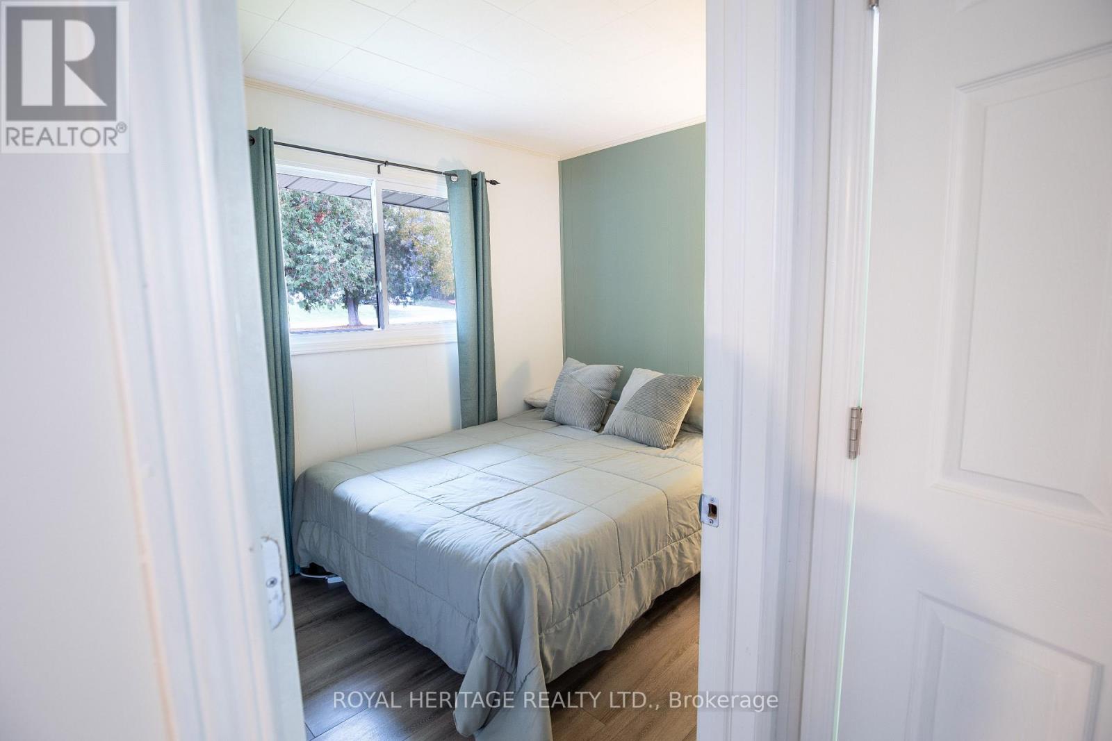 203 Crosby Drive, Kawartha Lakes, Ontario  K0M 1A0 - Photo 13 - X12478391