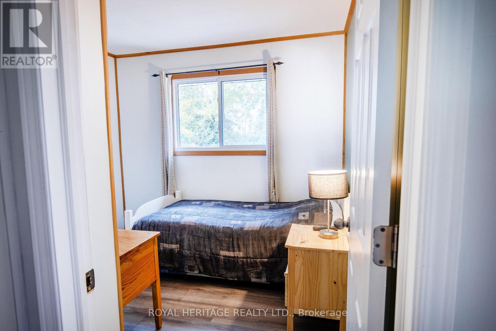 203 Crosby Drive, Kawartha Lakes, Ontario  K0M 1A0 - Photo 14 - X12478391