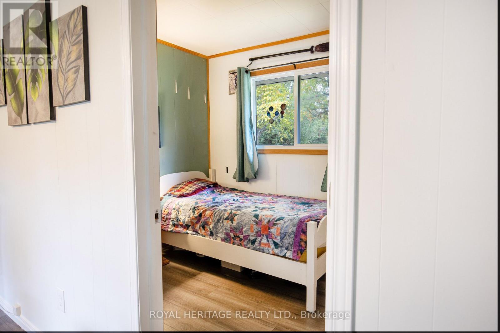 203 Crosby Drive, Kawartha Lakes, Ontario  K0M 1A0 - Photo 15 - X12478391