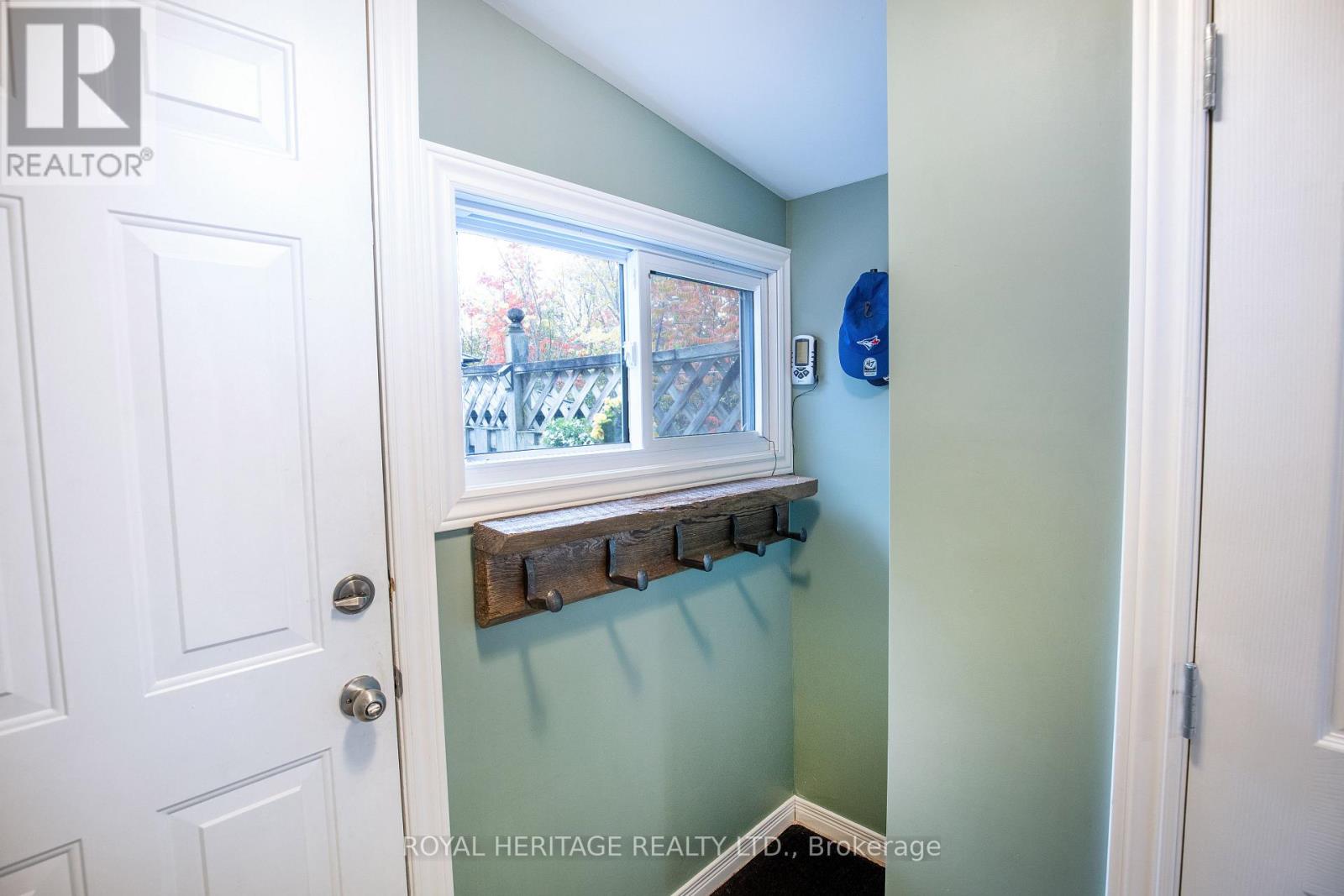 203 Crosby Drive, Kawartha Lakes, Ontario  K0M 1A0 - Photo 17 - X12478391