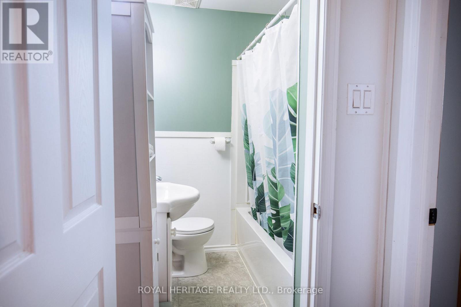 203 Crosby Drive, Kawartha Lakes, Ontario  K0M 1A0 - Photo 18 - X12478391