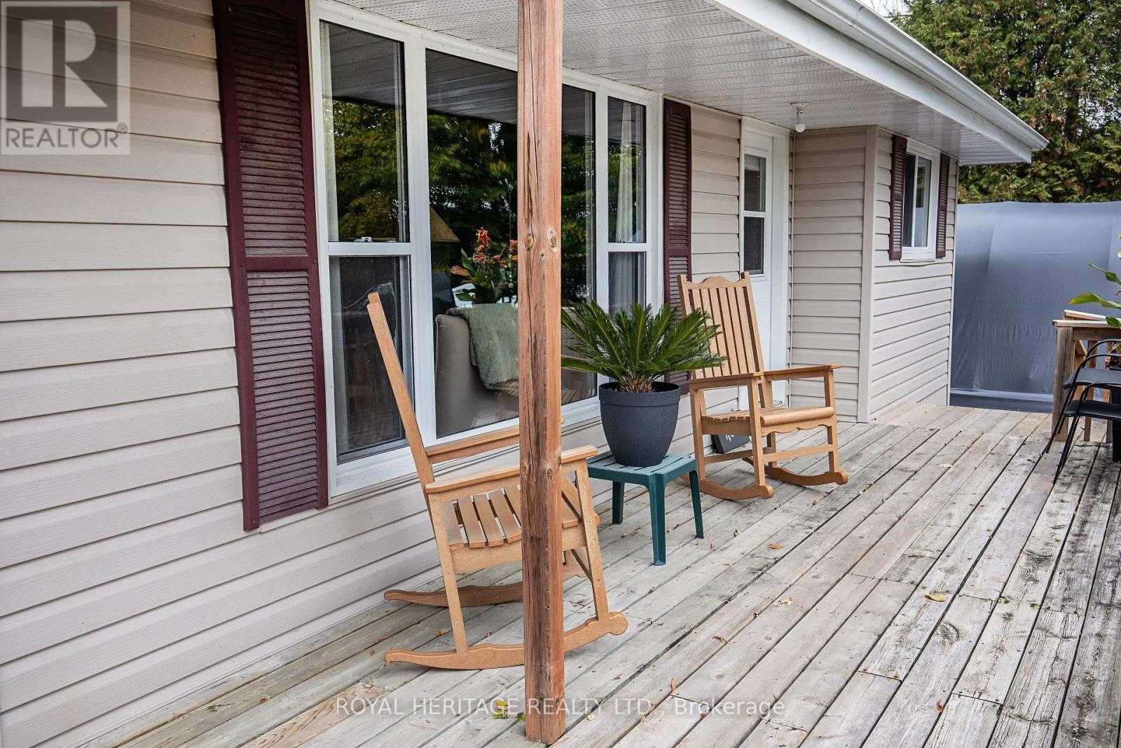 203 Crosby Drive, Kawartha Lakes, Ontario  K0M 1A0 - Photo 3 - X12478391