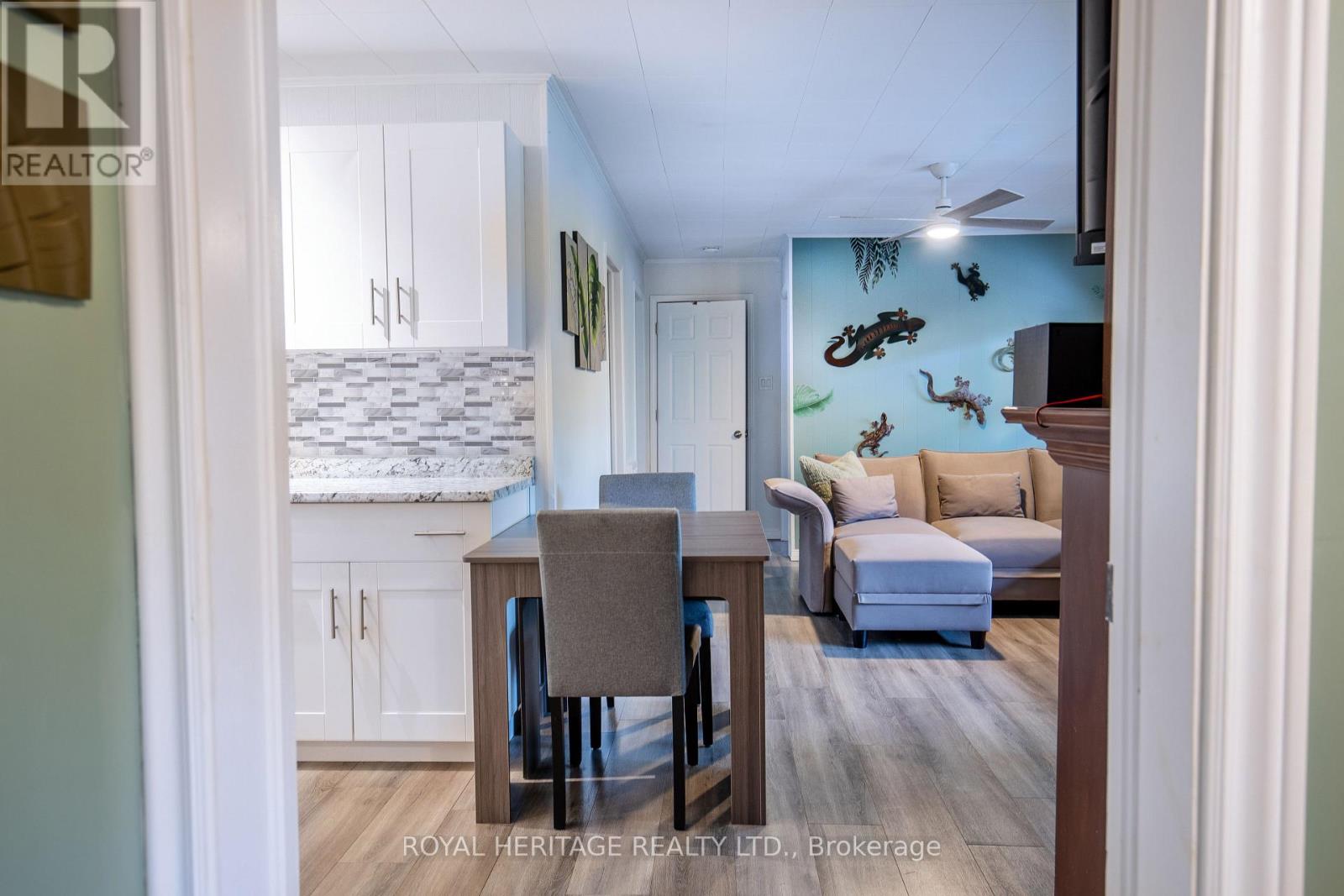 203 Crosby Drive, Kawartha Lakes, Ontario  K0M 1A0 - Photo 8 - X12478391