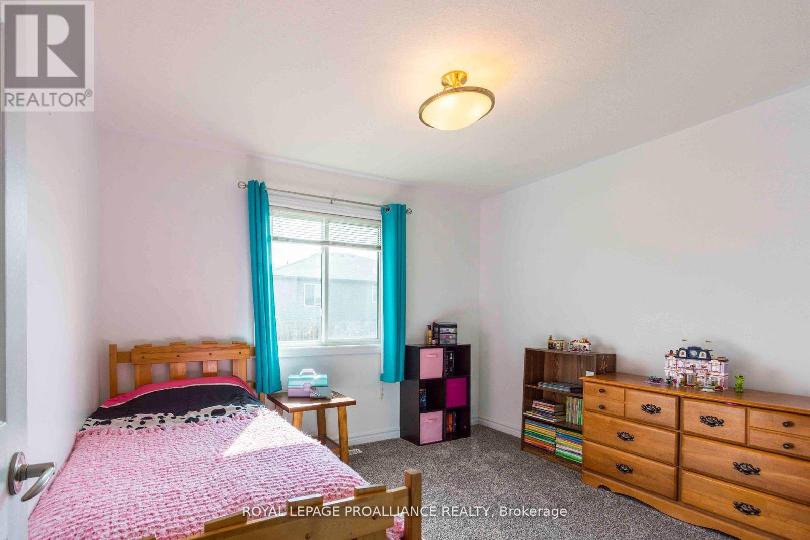 35 Forest Valley Drive, Quinte West, Ontario  K0K 2C0 - Photo 15 - X12478408