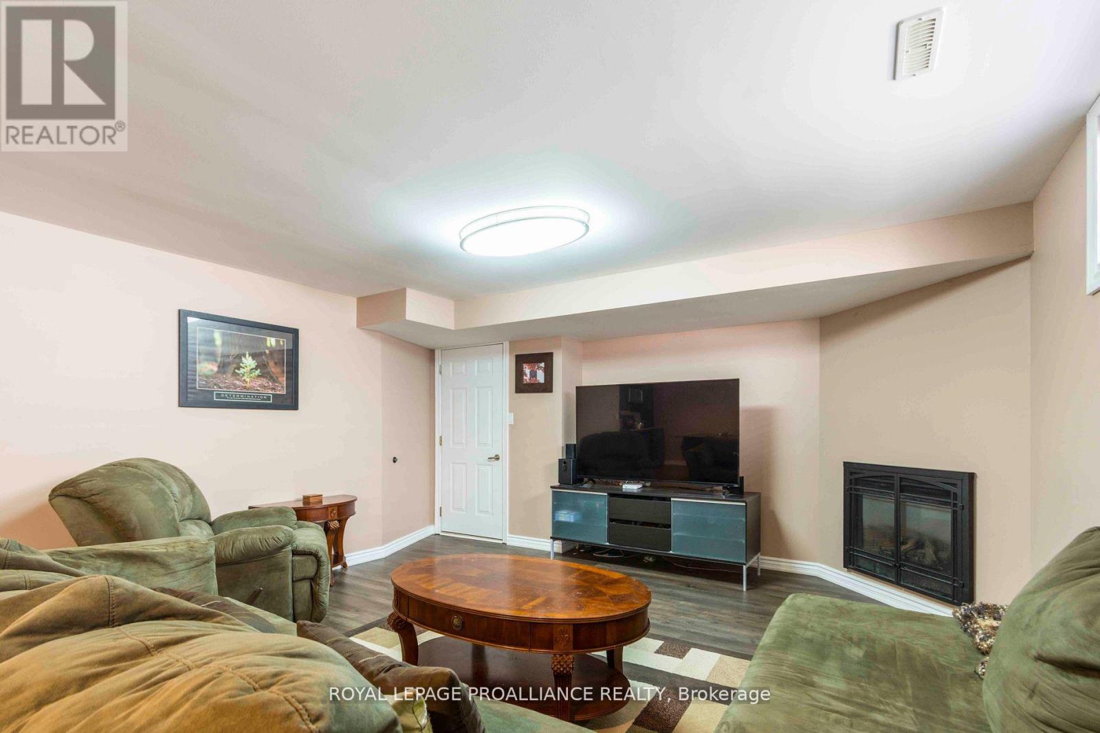 35 Forest Valley Drive, Quinte West, Ontario  K0K 2C0 - Photo 20 - X12478408