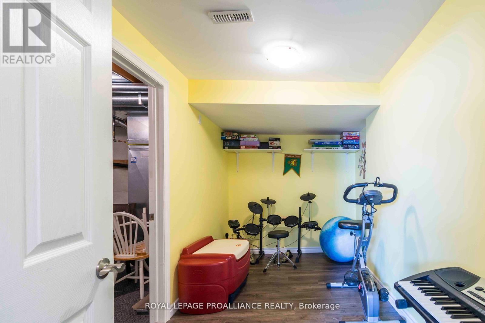 35 Forest Valley Drive, Quinte West, Ontario  K0K 2C0 - Photo 24 - X12478408