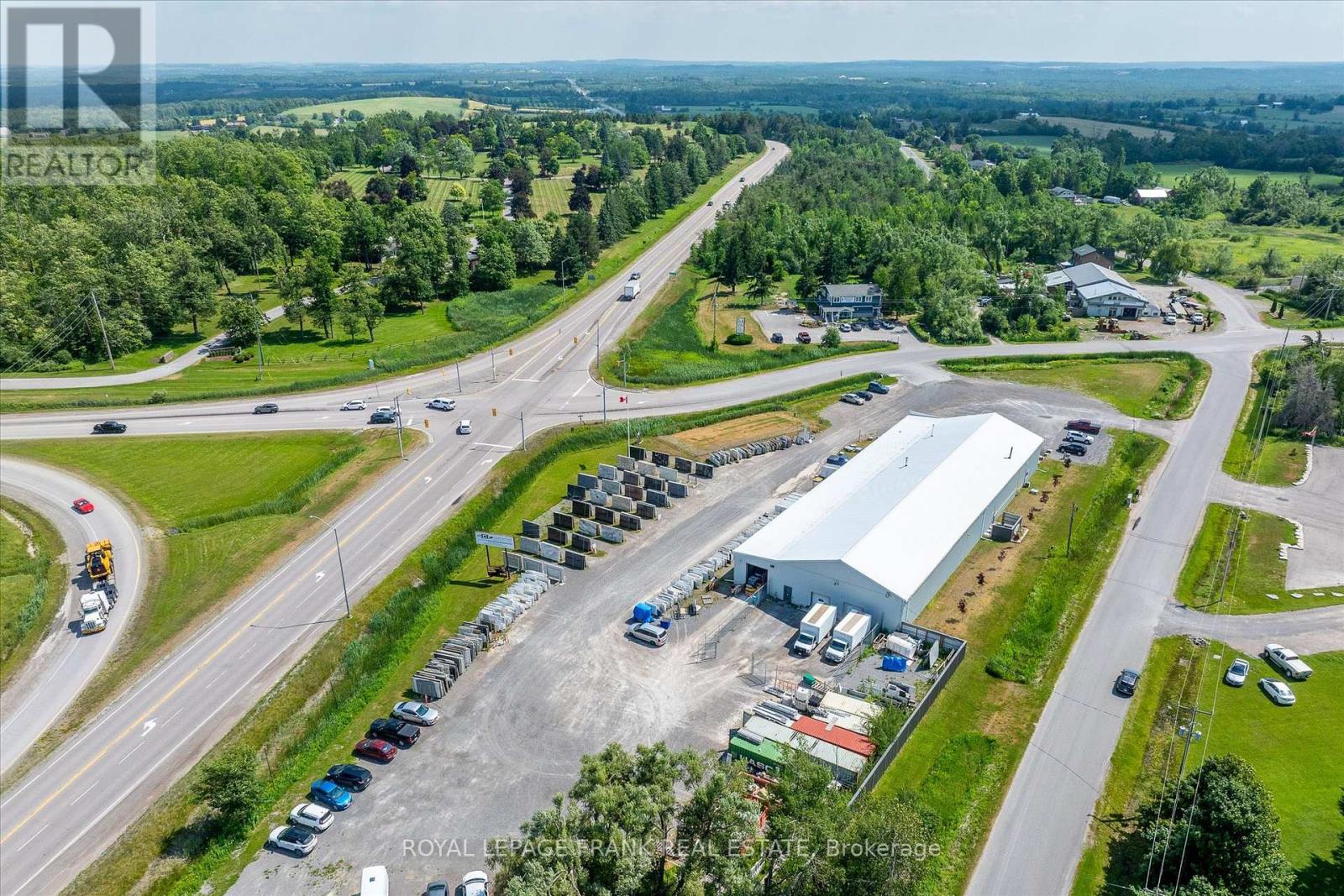 2075 Davis Road, Cavan Monaghan, Ontario  K9J 6X4 - Photo 3 - X12478423