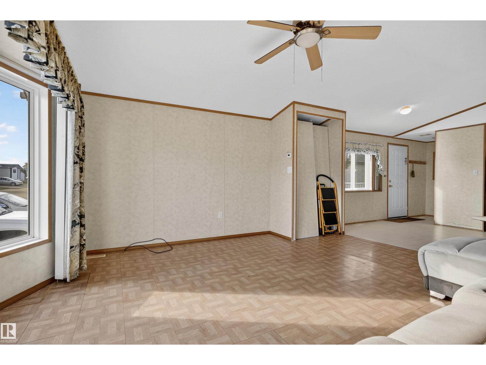 3245 Lakewood Cl Nw, Edmonton, Alberta  T5S 2R8 - Photo 11 - E4463192