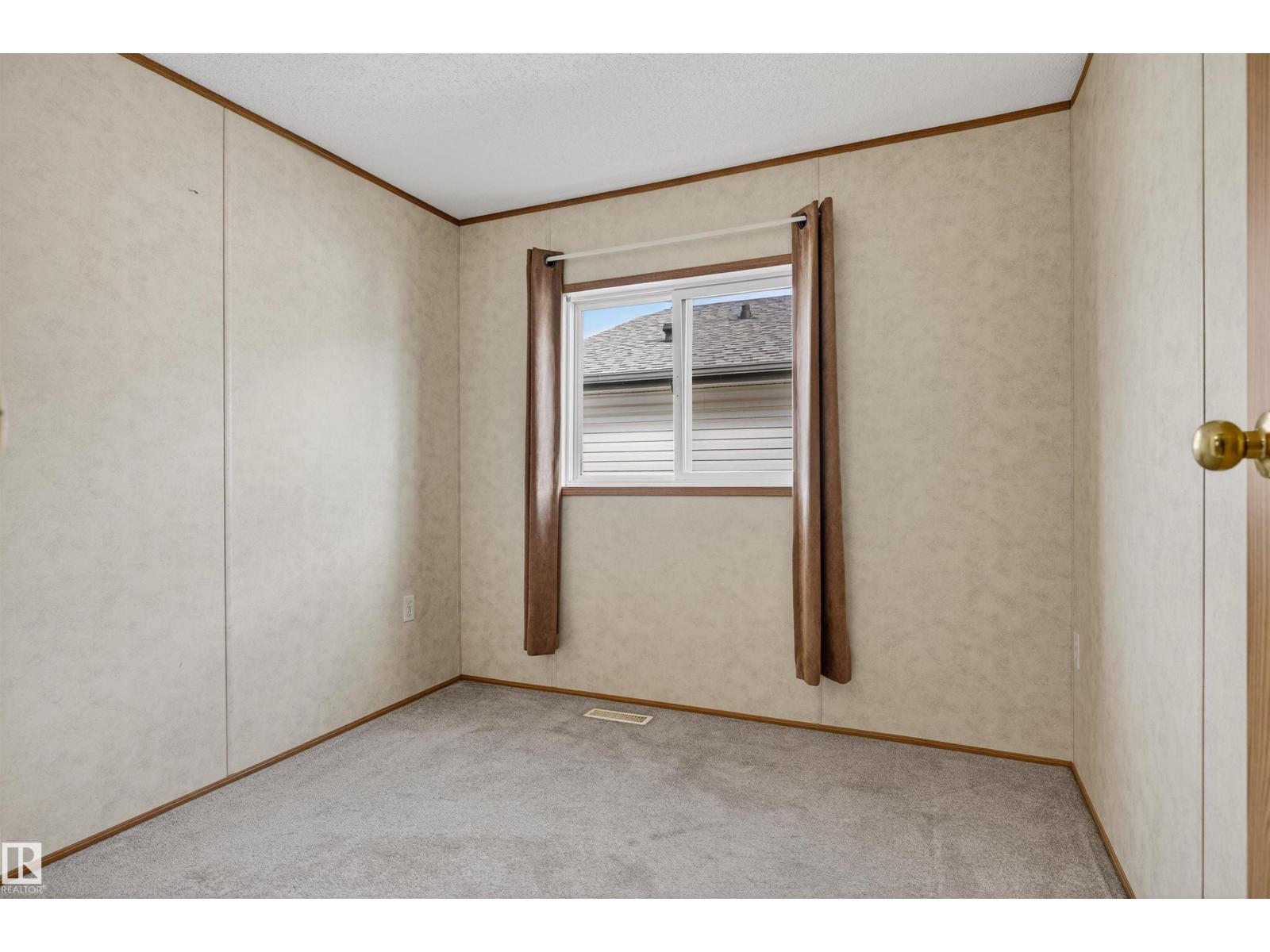 3245 Lakewood Cl Nw, Edmonton, Alberta  T5S 2R8 - Photo 15 - E4463192