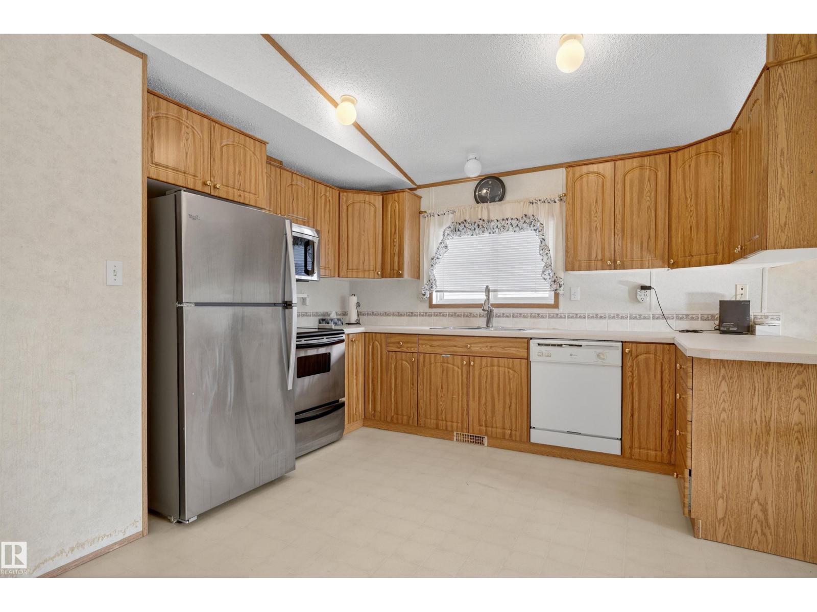 3245 Lakewood Cl Nw, Edmonton, Alberta  T5S 2R8 - Photo 6 - E4463192