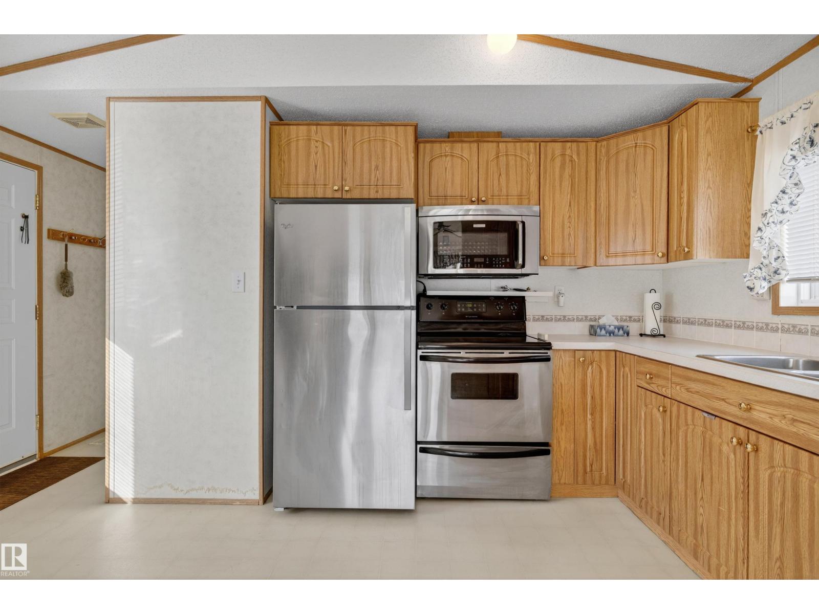3245 Lakewood Cl Nw, Edmonton, Alberta  T5S 2R8 - Photo 8 - E4463192