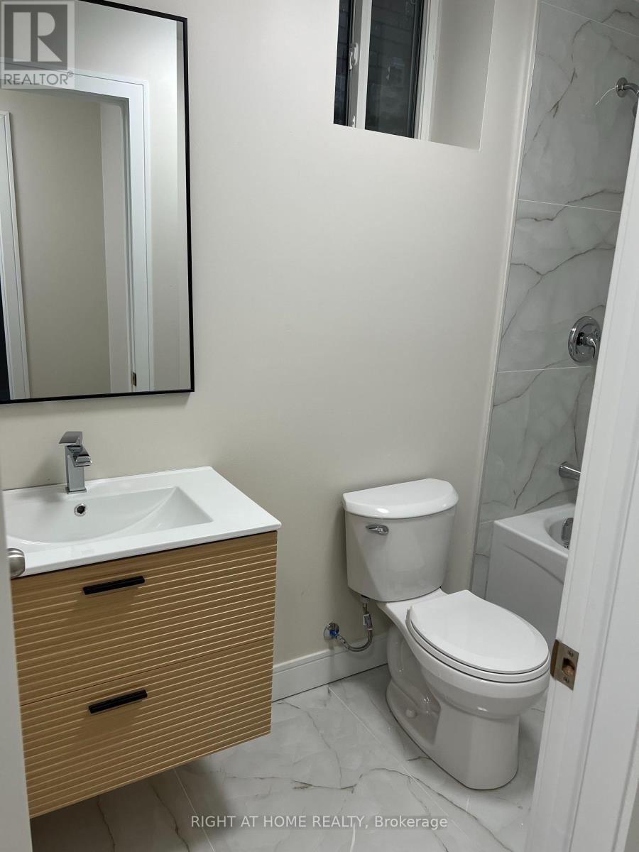 4 - 32 Cadorna Avenue, Toronto, Ontario  M4J 3W8 - Photo 11 - E12478198