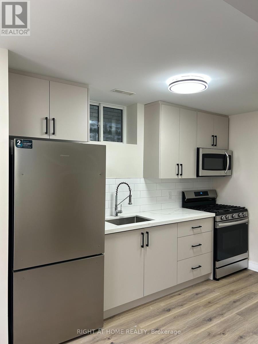 4 - 32 Cadorna Avenue, Toronto, Ontario  M4J 3W8 - Photo 6 - E12478198