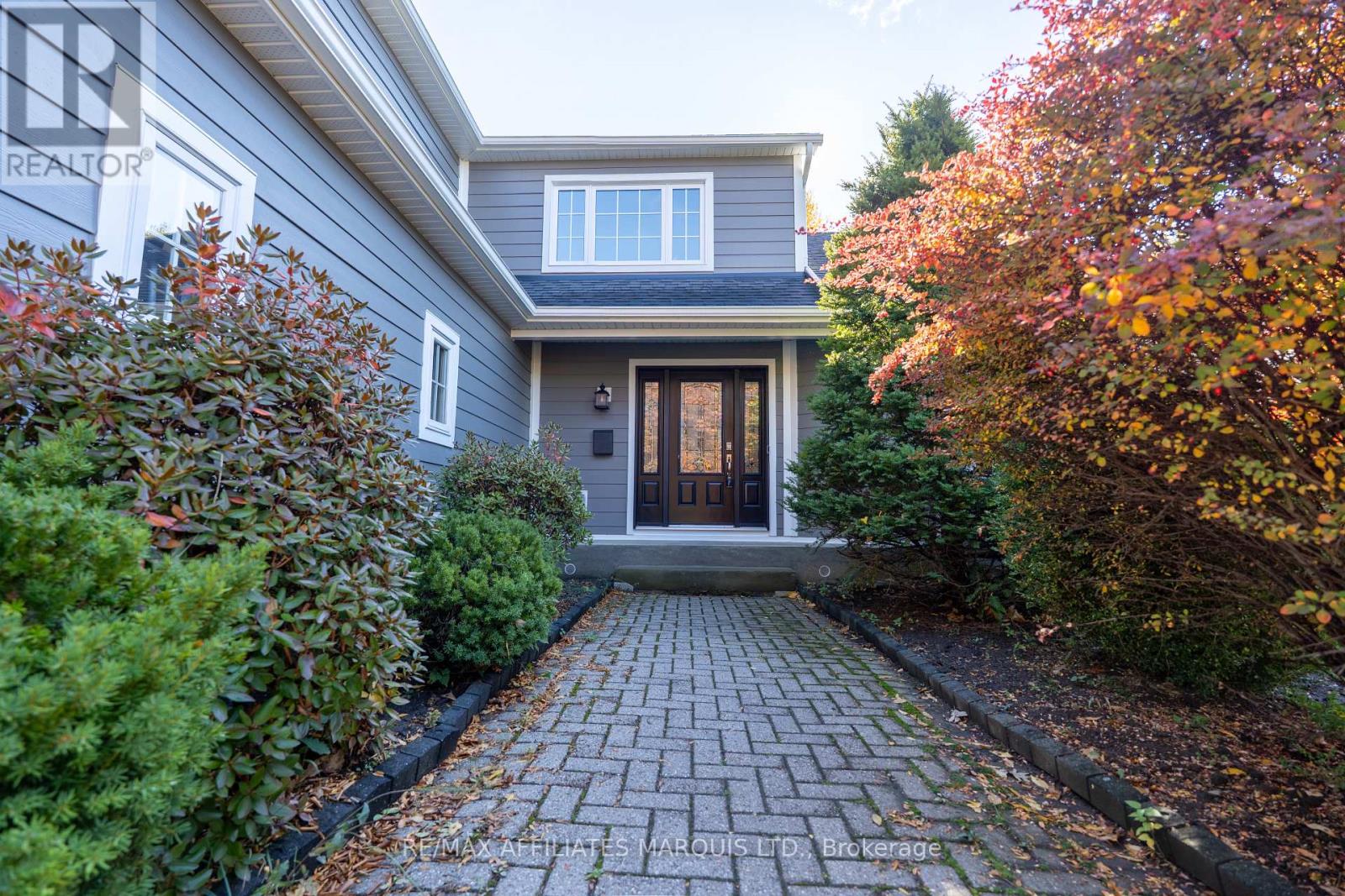 865 Chelsea Crescent, Cornwall, Ontario  K6H 6Y6 - Photo 5 - X12478340