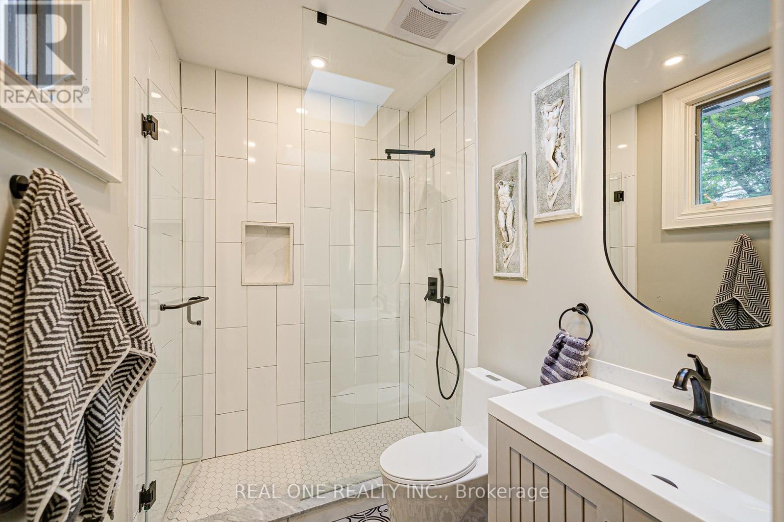 48 Johnson Street, Markham, Ontario  L3T 2N7 - Photo 13 - N12406689