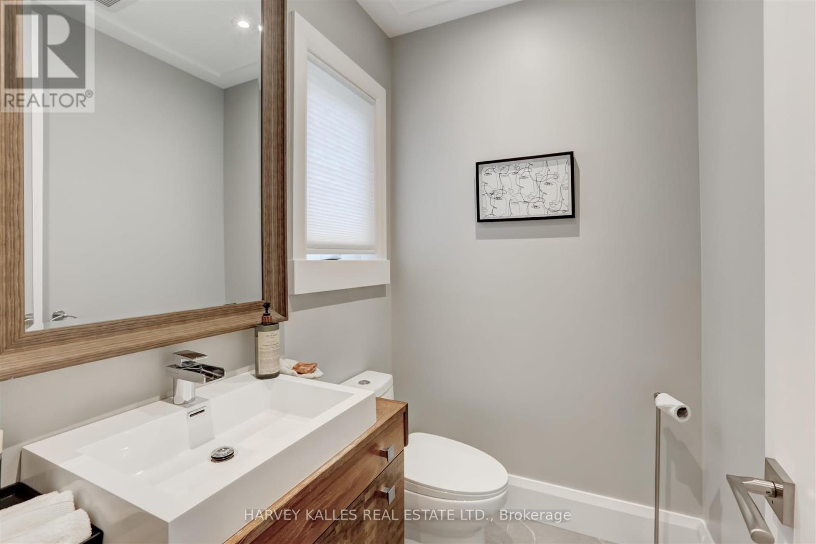 366 Galt Avenue, Oakville, Ontario  L6J 3P3 - Photo 13 - W12478023