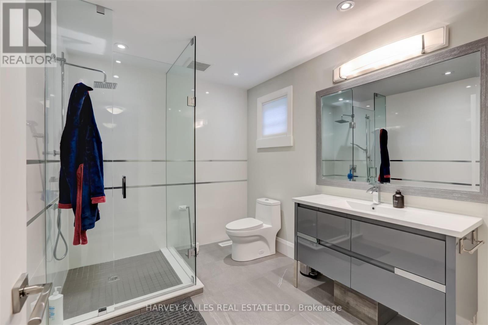 366 Galt Avenue, Oakville, Ontario  L6J 3P3 - Photo 19 - W12478023