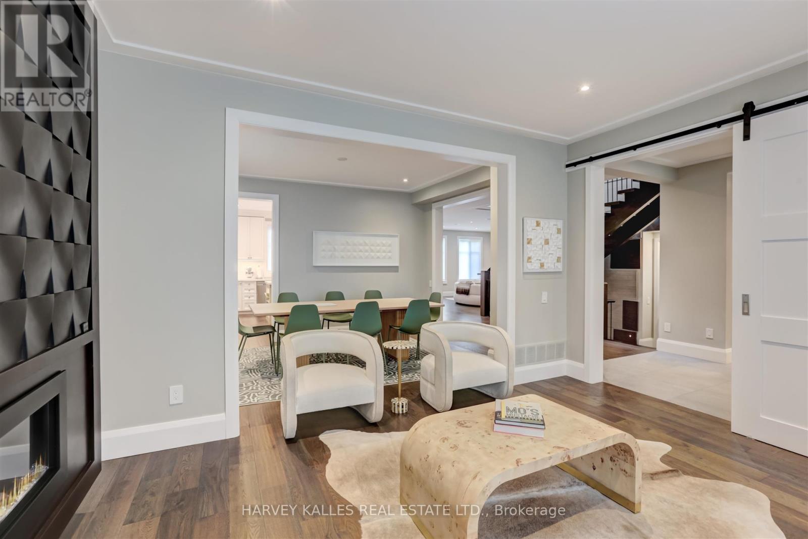 366 Galt Avenue, Oakville, Ontario  L6J 3P3 - Photo 6 - W12478023