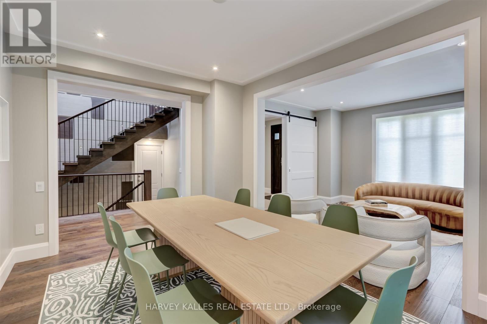 366 Galt Avenue, Oakville, Ontario  L6J 3P3 - Photo 7 - W12478023