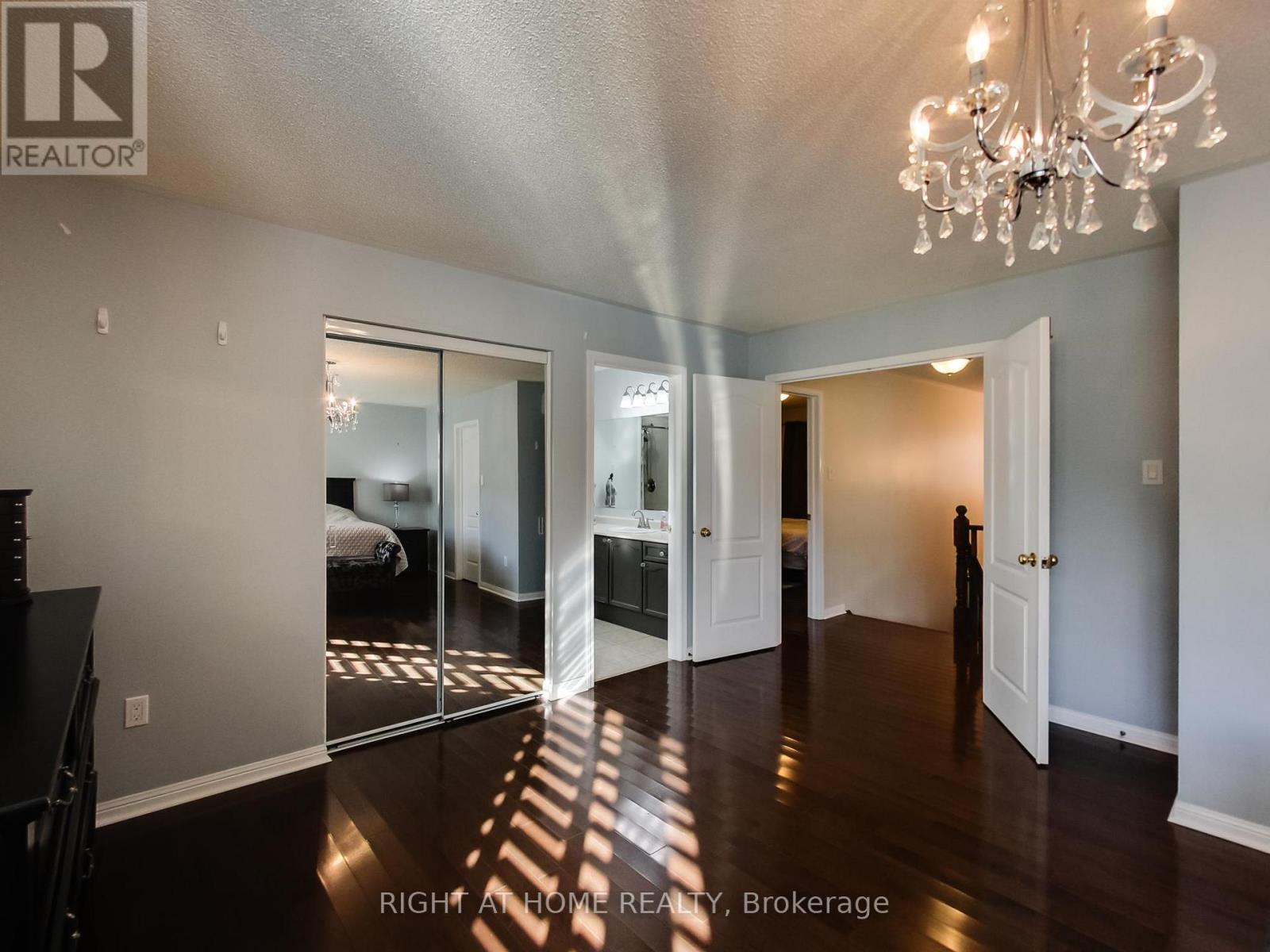 2527 Nettlecreek Crescent, Oakville, Ontario  L6M 4C1 - Photo 28 - W12478034