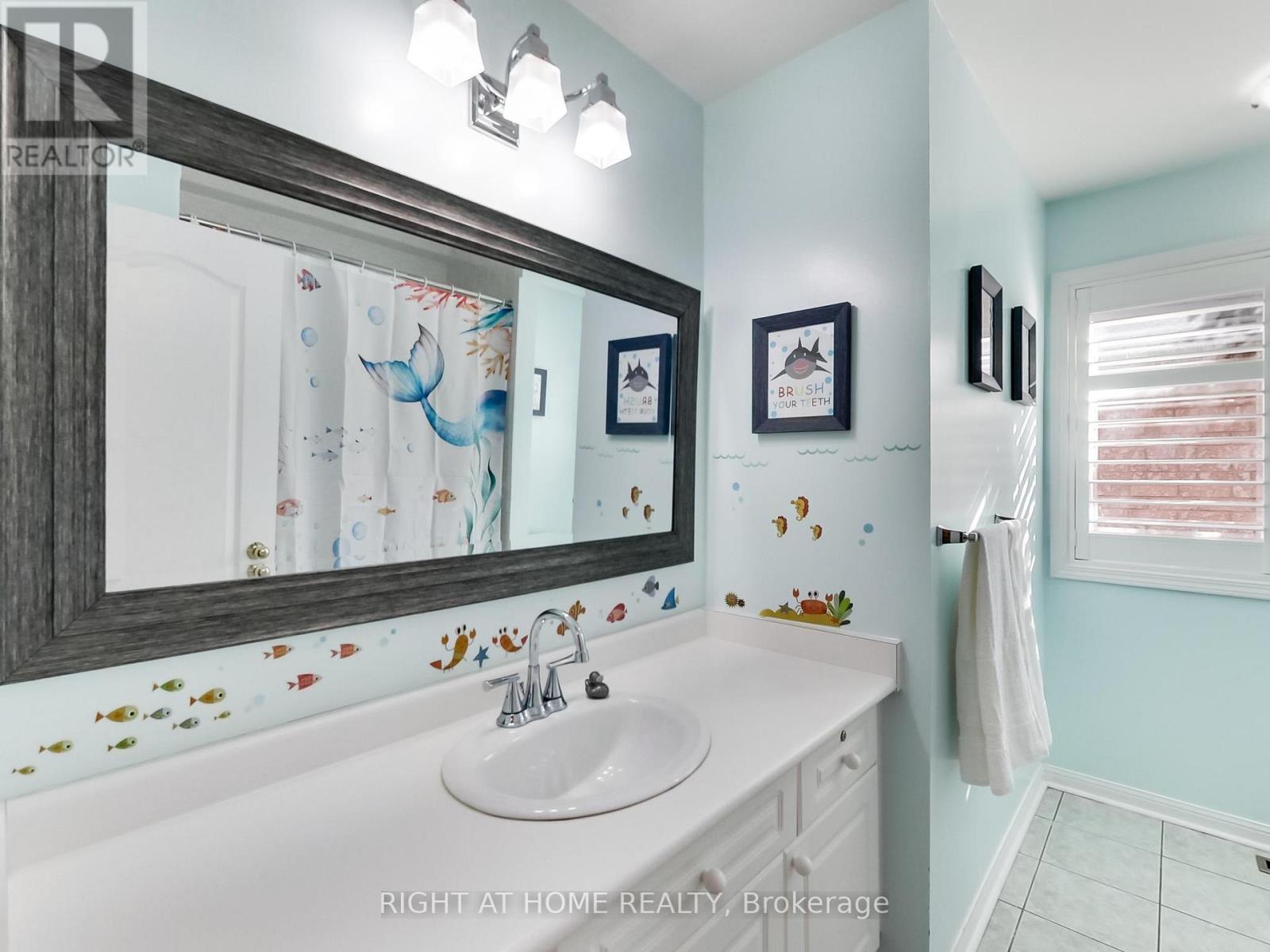 2527 Nettlecreek Crescent, Oakville, Ontario  L6M 4C1 - Photo 31 - W12478034