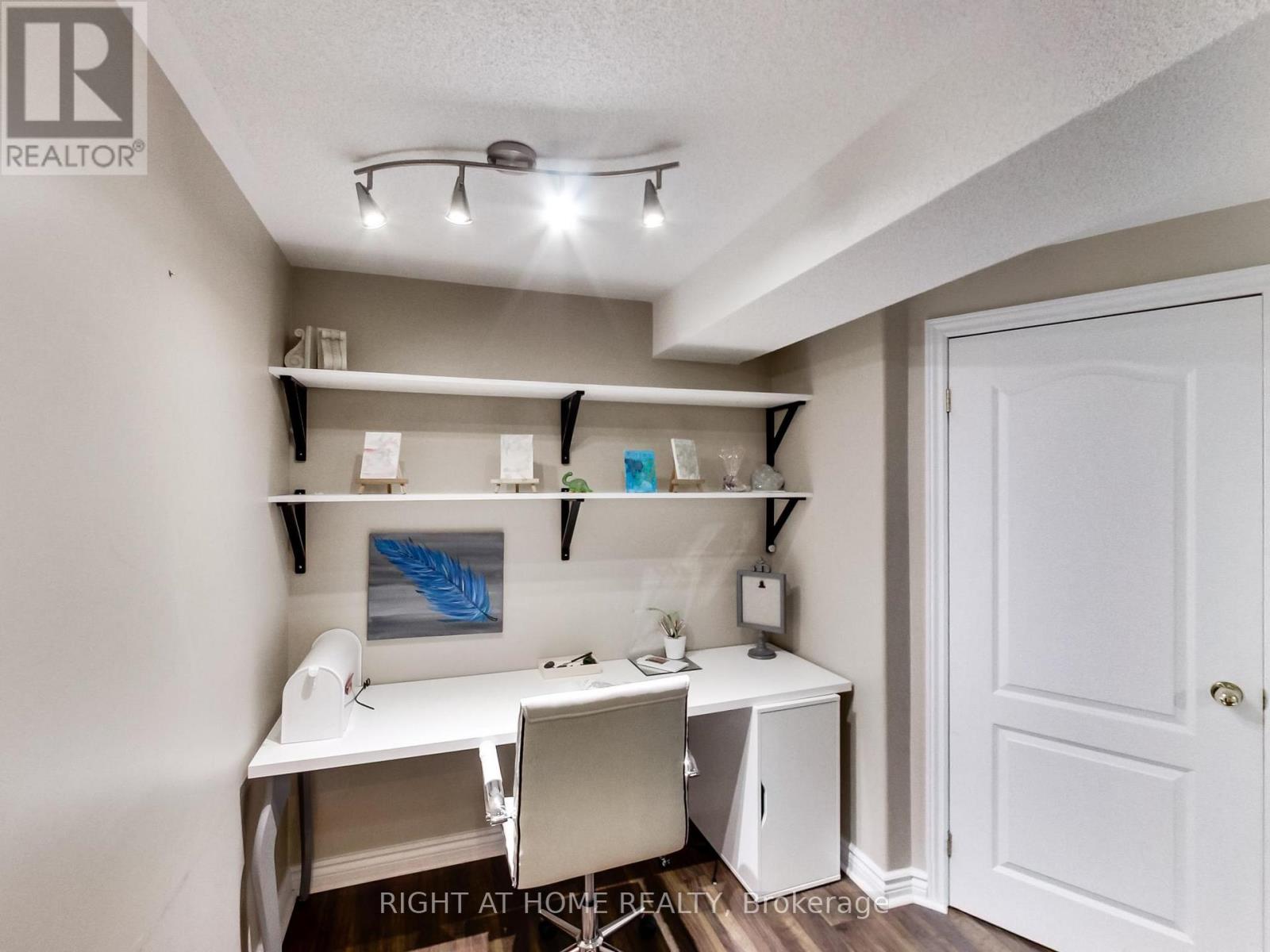 2527 Nettlecreek Crescent, Oakville, Ontario  L6M 4C1 - Photo 37 - W12478034