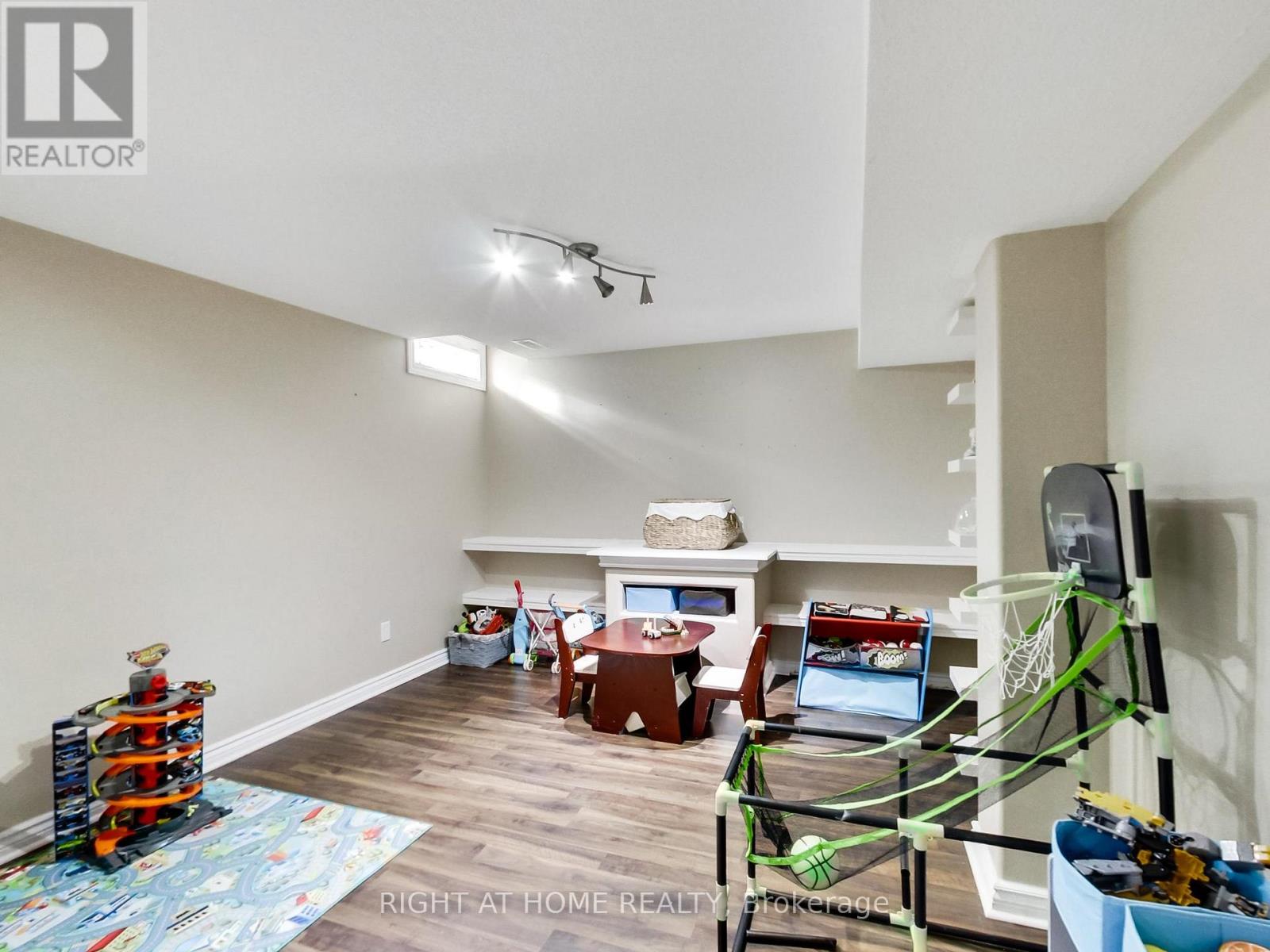 2527 Nettlecreek Crescent, Oakville, Ontario  L6M 4C1 - Photo 43 - W12478034