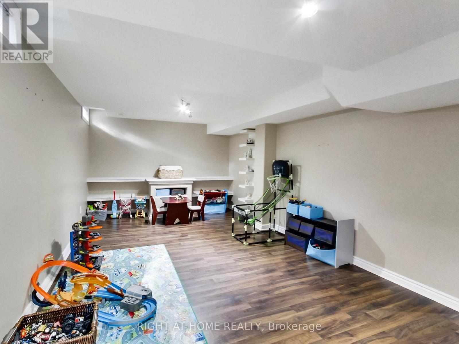 2527 Nettlecreek Crescent, Oakville, Ontario  L6M 4C1 - Photo 47 - W12478034