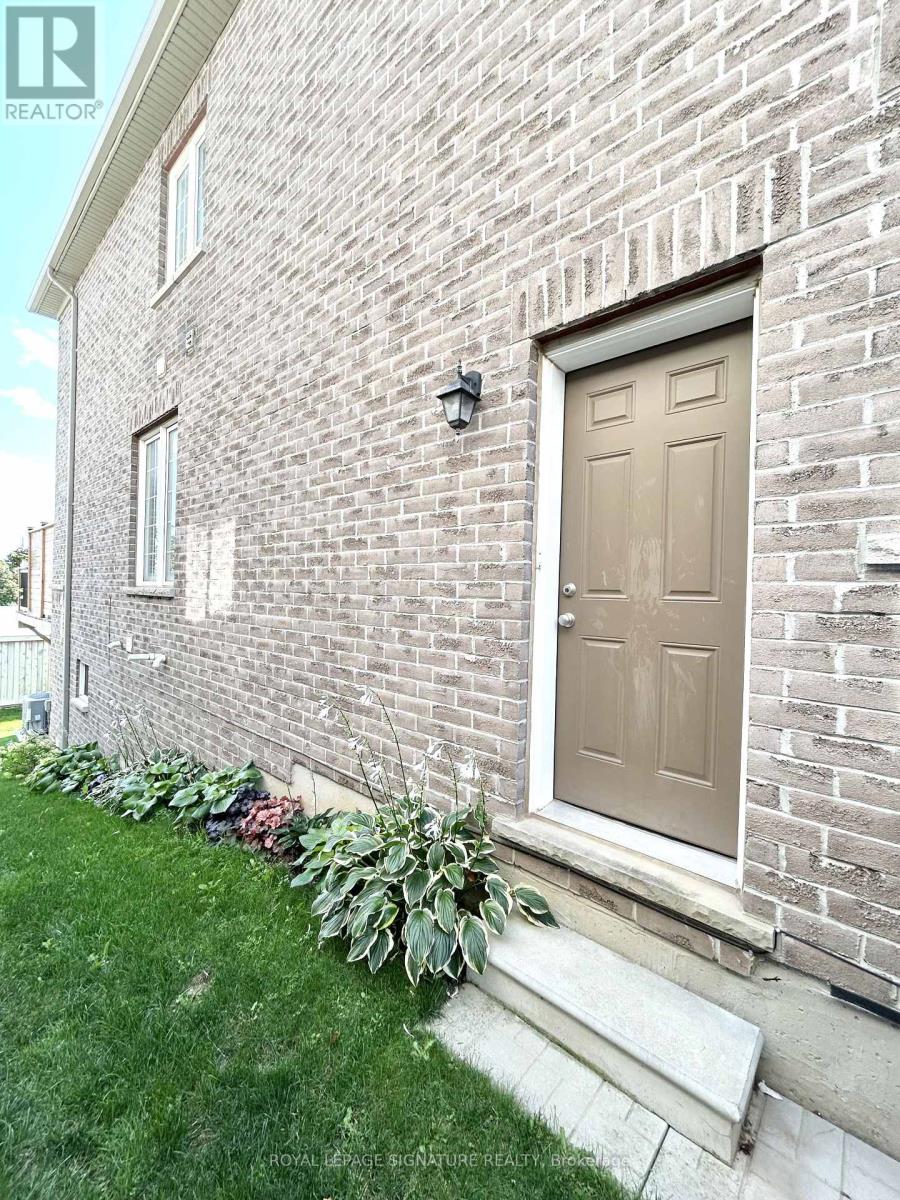 10 Zanetta Crescent, Brampton, Ontario  L6Y 6A3 - Photo 24 - W12478044