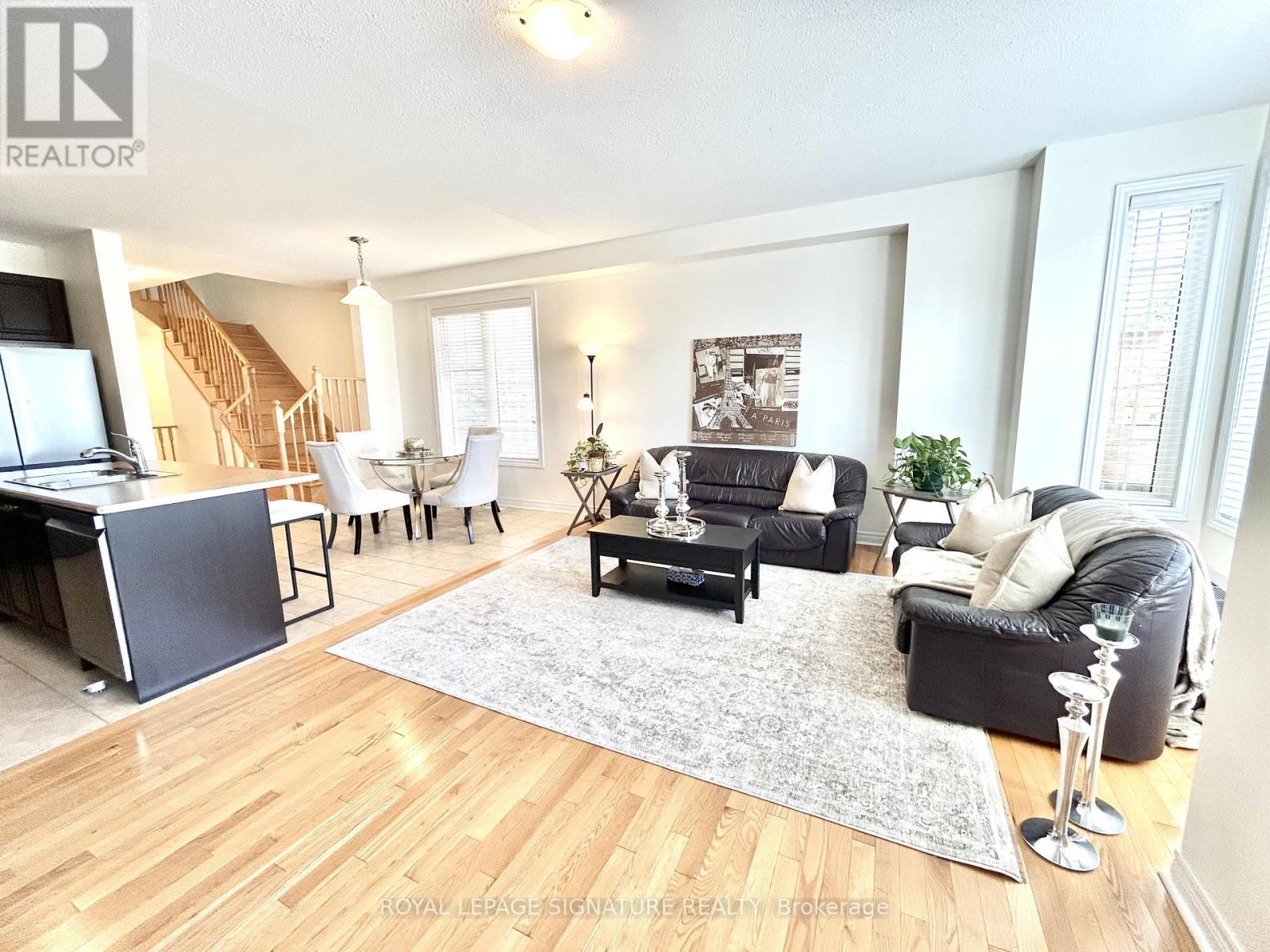 10 Zanetta Crescent, Brampton, Ontario  L6Y 6A3 - Photo 5 - W12478044