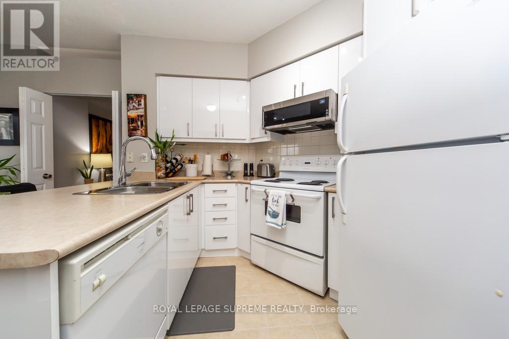 706 - 1600 Keele Street, Toronto, Ontario  M5H 5T5 - Photo 24 - W12478046