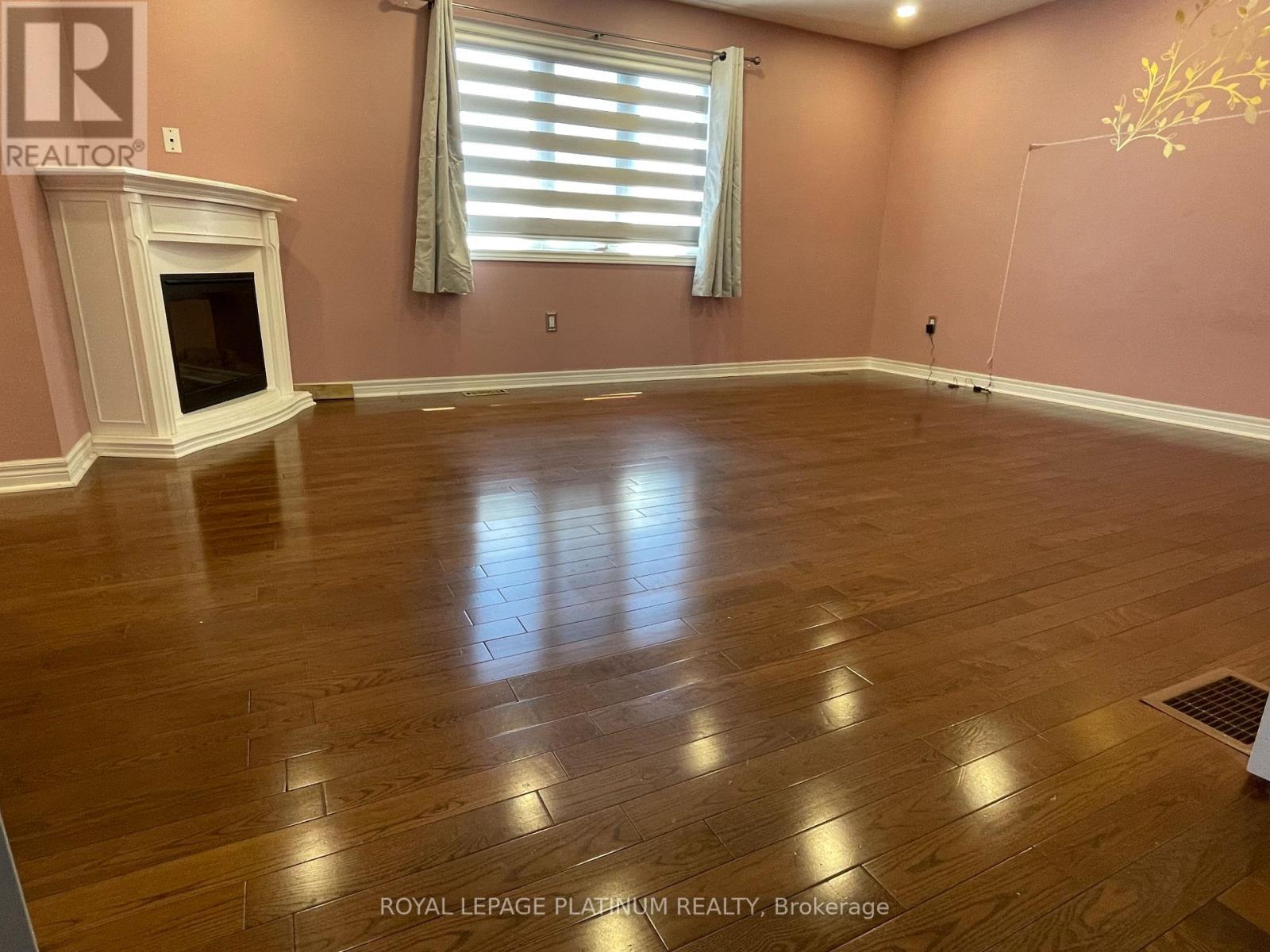 80 Laurentide Crescent, Brampton, Ontario  L6P 1Y3 - Photo 9 - W12478048