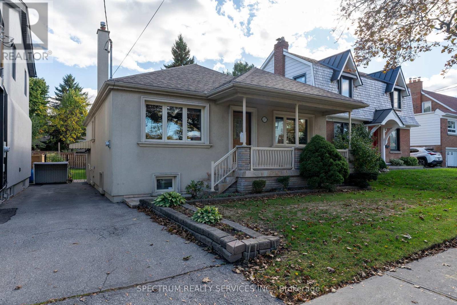 207 CHURCH STREET, Toronto, Ontario