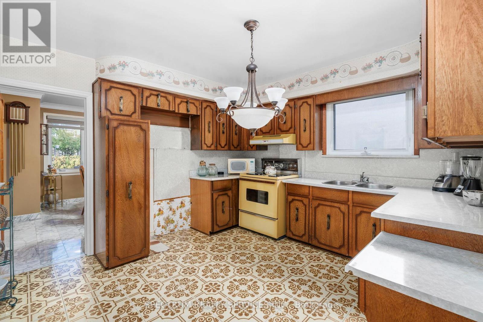 207 Church Street, Toronto, Ontario  M9N 1N9 - Photo 19 - W12478050