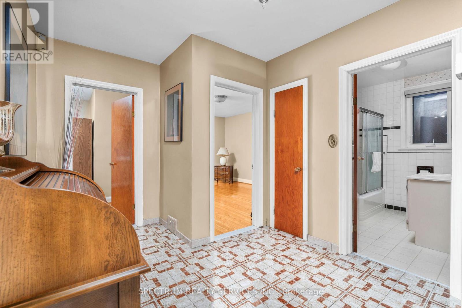207 Church Street, Toronto, Ontario  M9N 1N9 - Photo 21 - W12478050