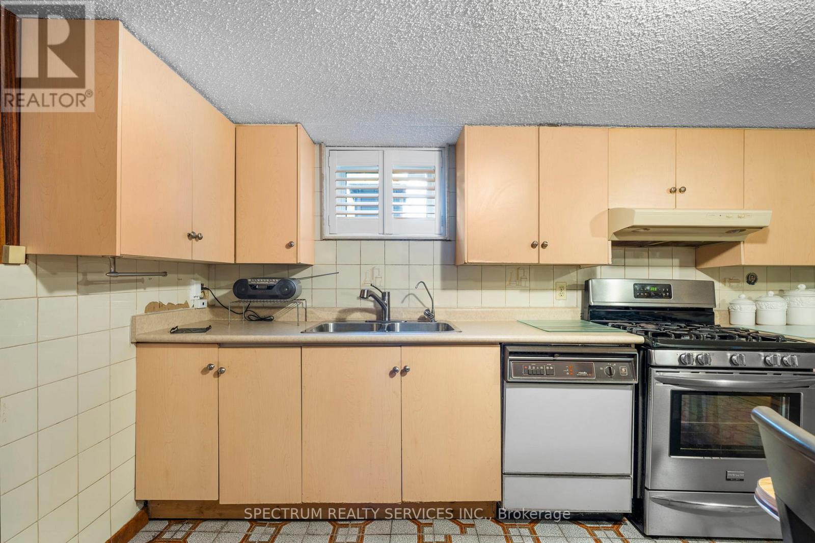 207 Church Street, Toronto, Ontario  M9N 1N9 - Photo 28 - W12478050