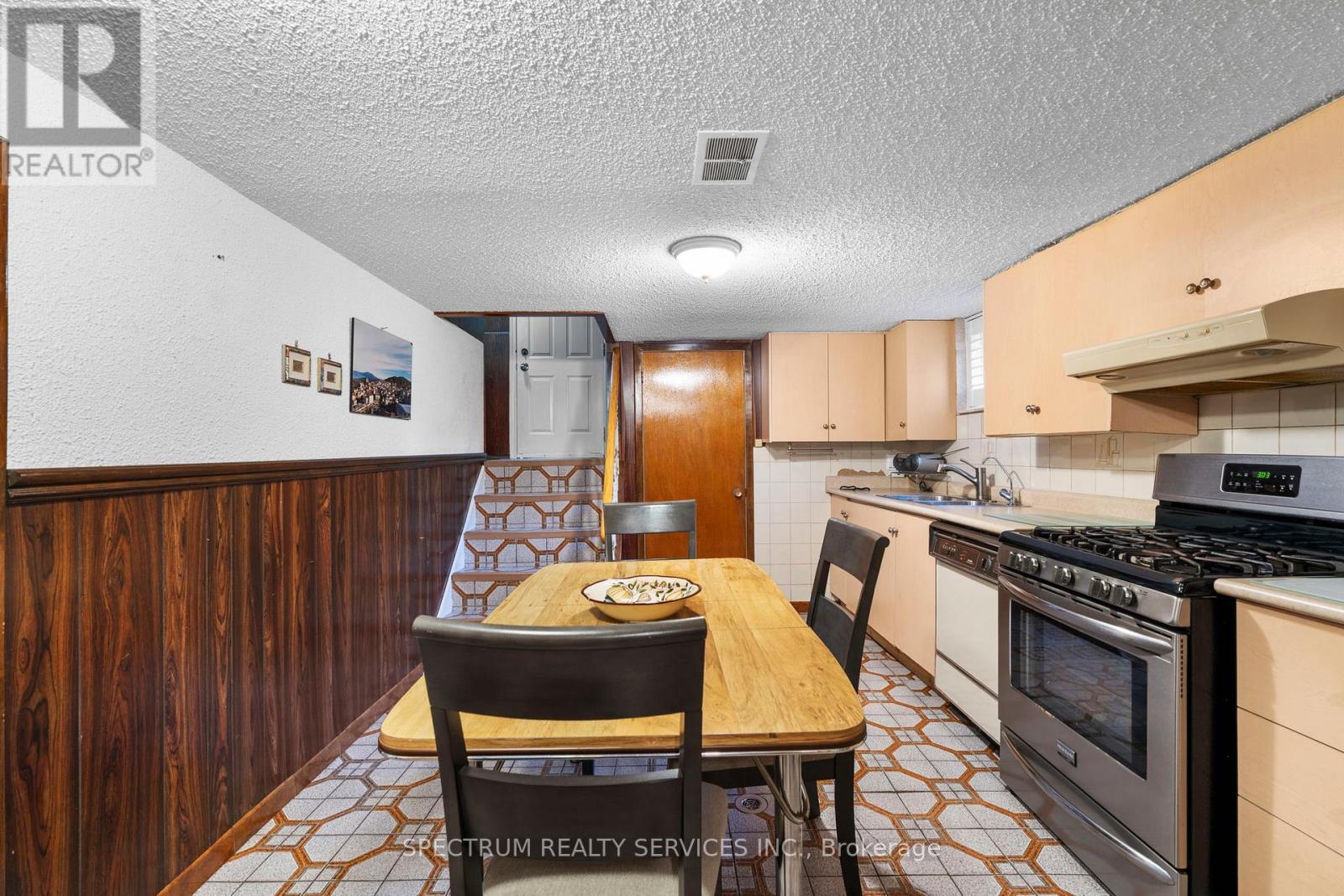 207 Church Street, Toronto, Ontario  M9N 1N9 - Photo 29 - W12478050