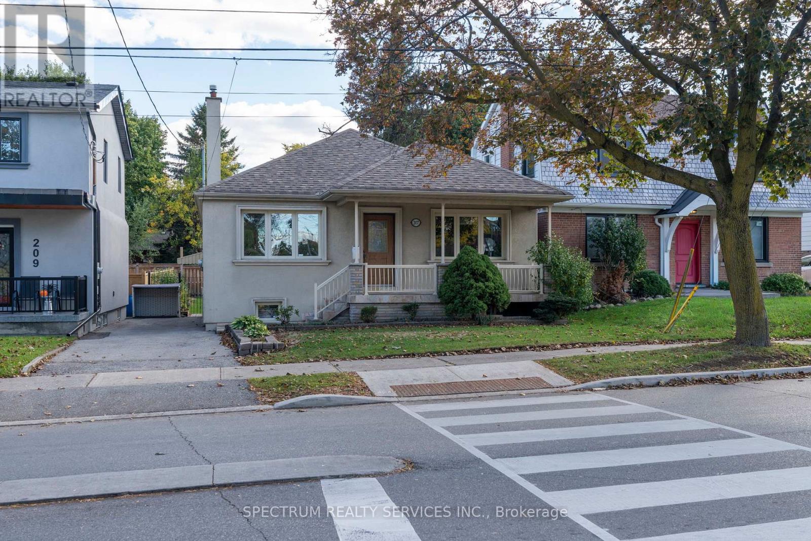 207 Church Street, Toronto, Ontario  M9N 1N9 - Photo 4 - W12478050