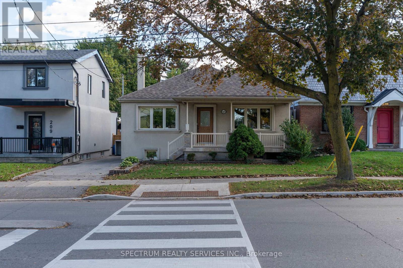 207 Church Street, Toronto, Ontario  M9N 1N9 - Photo 5 - W12478050