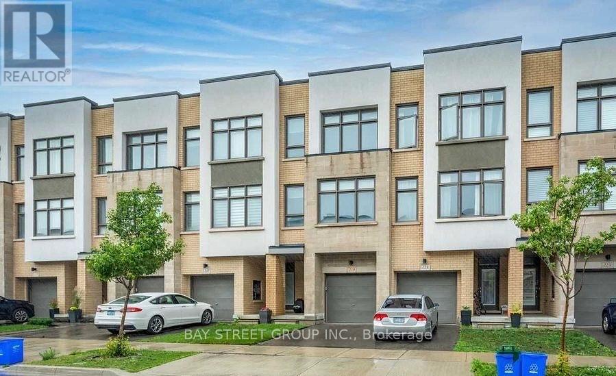 219 HUGUENOT ROAD, Oakville, Ontario