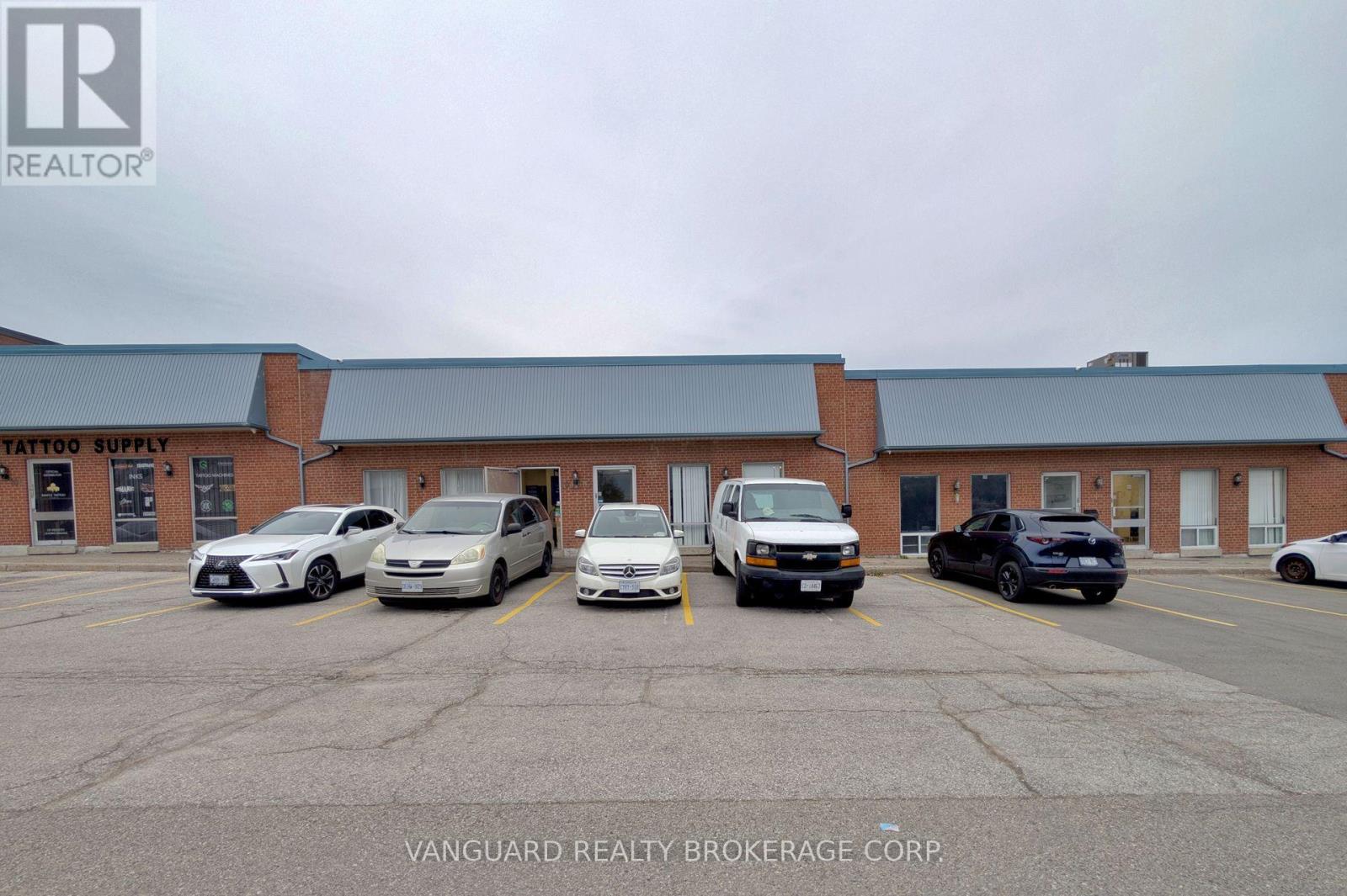 102 MARTIN ROSS AVENUE, Toronto, Ontario