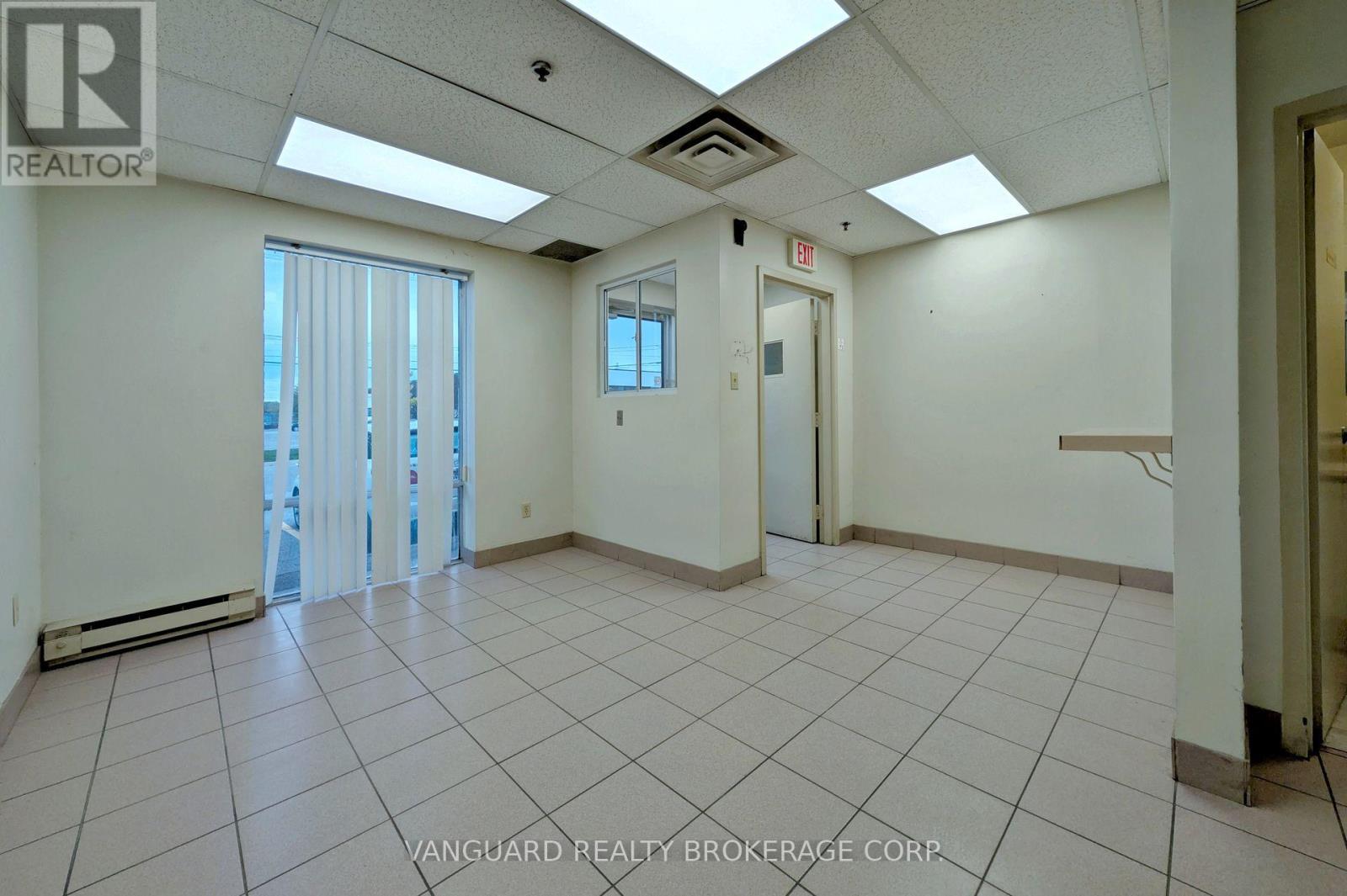 102 Martin Ross Avenue, Toronto, Ontario  M3J 2L4 - Photo 24 - W12478097