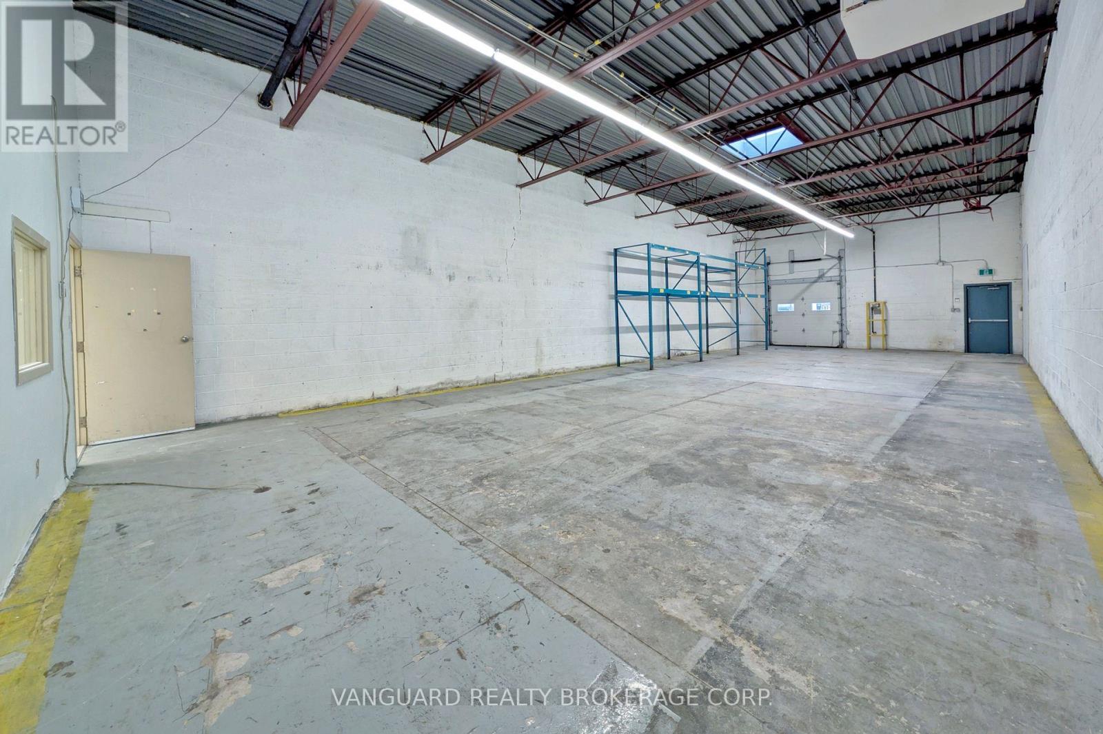 102 Martin Ross Avenue, Toronto, Ontario  M3J 2L4 - Photo 36 - W12478097